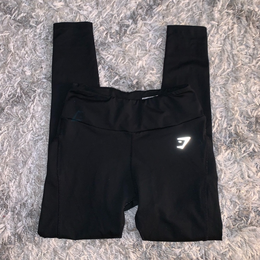 Black gym shark leggings